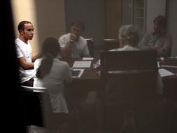 Hamilton, una sanción cada tres carreras