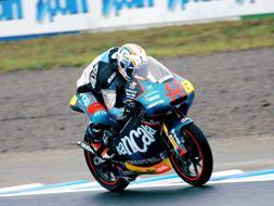 Simón y Espargaró secundan en el podio a Iannone