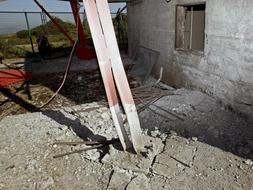 Base del repetidor situado en el alto de La Granja (Cantabria), donde ETA ha hecho explotar esta mañana un artefacto que ha dañado parte de sus instalaciones. / Efe