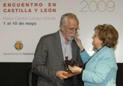 Luis Mateo Díez recibe el Premio de la Crítica, «colofón real» a su trayectoria