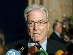 El jurista Antonio Garrigues Walker, presidente del jurado del Premio Príncipe de Asturias de Cooperación Internacional 2009. / Efe