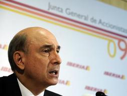 El presidente de Iberia, Fernando Conte, en un momento de su comparecencia. / Afp