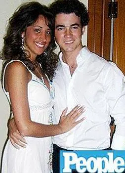Kevin Jonas, el mayor de los Jonas Brothers, se casa con su novia Danielle