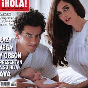 Paz Vega y su marido Orson posan en exclusiva con la pequeña Ava