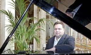 Paul Potts le encuentra sucesor a Pavarotti: Juan Diego Flórez