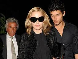 Madonna está decidida a conservar a su último fichaje, el modelo brasileño de 29 años Jesús Luz. / Archivo