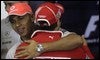 Hamilton saluda a Felipe Massa