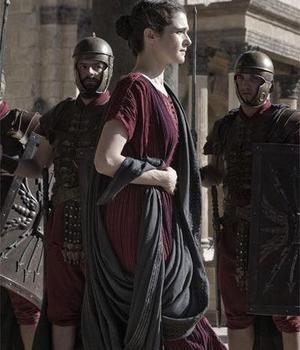 La túnica de Rachel Weisz en «Ágora», a subasta para un proyecto benéfico