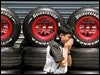 Bridgestone se va por la crisis