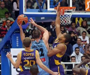 El Estudiantes resucita a costa de un desacertado Valladolid