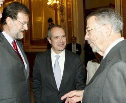 Rajoy pide respeto a la Ley, y Guerra, que no se presione al TC