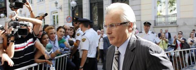 El Supremo acuerda investigar a Garzón por los cobros que recibió durante su estancia en Nueva York