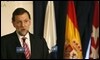Rajoy: «El Gobierno está haciendo peligrar el Estado del Bienestar»
