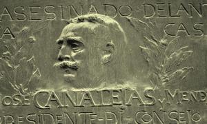 1914: se inaugura una lápida dedicada a José Canalejas