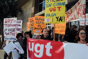 Los empleados de Fundescan se manifiestan contra UGT por el ERE