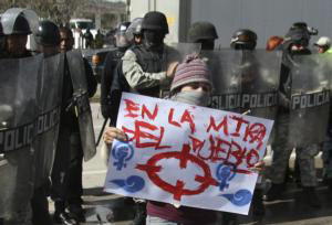 Calderón afronta la ira de familiares de jóvenes asesinados en Ciudad Juárez