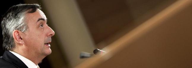 Economía pone sobre la mesa la revisión salarial de los funcionarios para reducir su coste un 4% en 2013