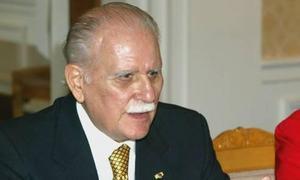 «Zapatero es víctima de sus propias debilidades»