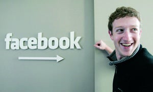 Mark Zuckerberg, acusado de «hackear» e-mails de competidores y periodistas