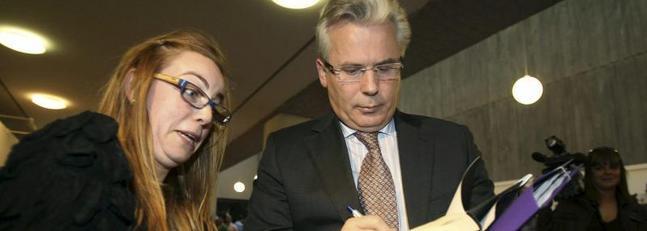 Garzón asegura que no se siente acosado aunque hay quienes «han pasado el límite de lo asumible y aceptable»