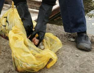 Un hospital chino tira veinte bebés muertos a un río para no enterrarlos