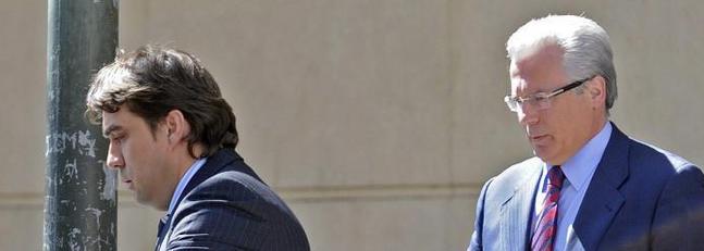 El juez Varela sienta a Garzón en el banquillo por investigar los crímenes del franquismo