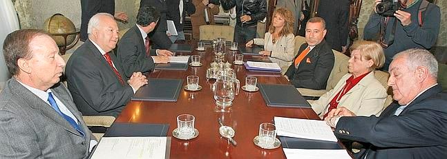 Moratinos espera poder lograr una «solución definitiva» para Carrascosa