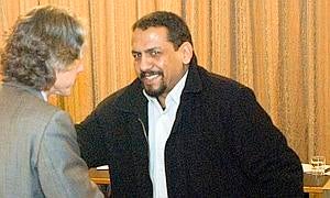 Los presos saharauis pactan dejar la huelga de hambre