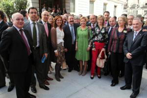 Alcaldes y presidentes de diputación acudieron ayer al Congreso de los Diputados / ICAL