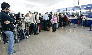 Los aeropuertos españoles volverán a la normalidad el lunes