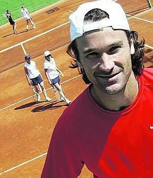 Moyá, entrenándose en el Club de Tenis Chamartín de Madrid / Jaime García
