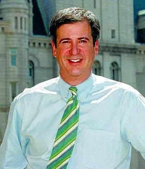 Robert J. Shapiro «Los Kirchner insultan a miles de pensionistas»