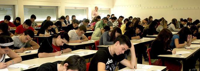 200.000 estudiantes se enfrentan a la nueva Selectividad que arranca en Madrid