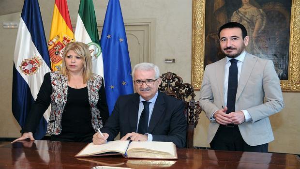 El vicepresidente Jiménez Barrios firma hoy en el Ayuntamiento de Jerez