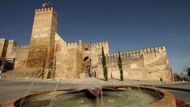 El Alcázar de la Puerta de Sevilla es una de las imágenes del calendario/ABC