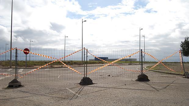 Accesos cortados a la Ciudad de la Energía / L.M.