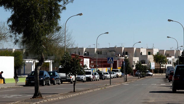 El Defensor del Pueblo actúa ante la ocupación de locales en la barriada almeriense de El Puche