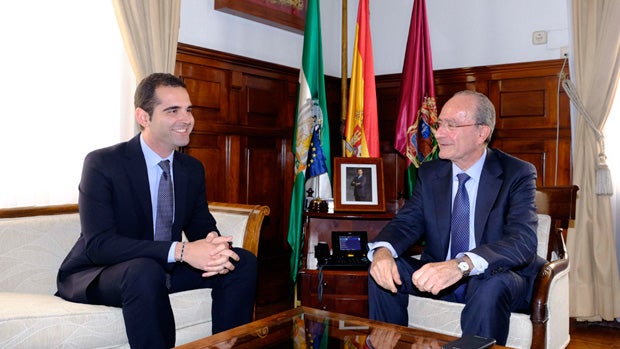 Fernández-Pacheco y De la Torre, durante la reunión / ABC