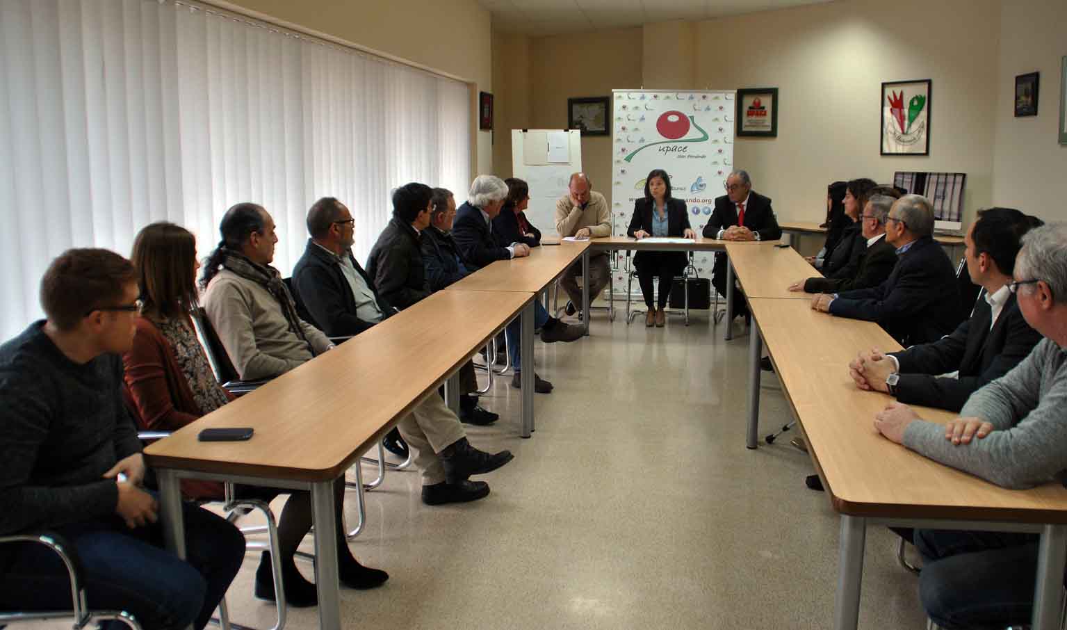 Reunión entre la alcaldesa, Patricia Cavada, y miembros de Upace