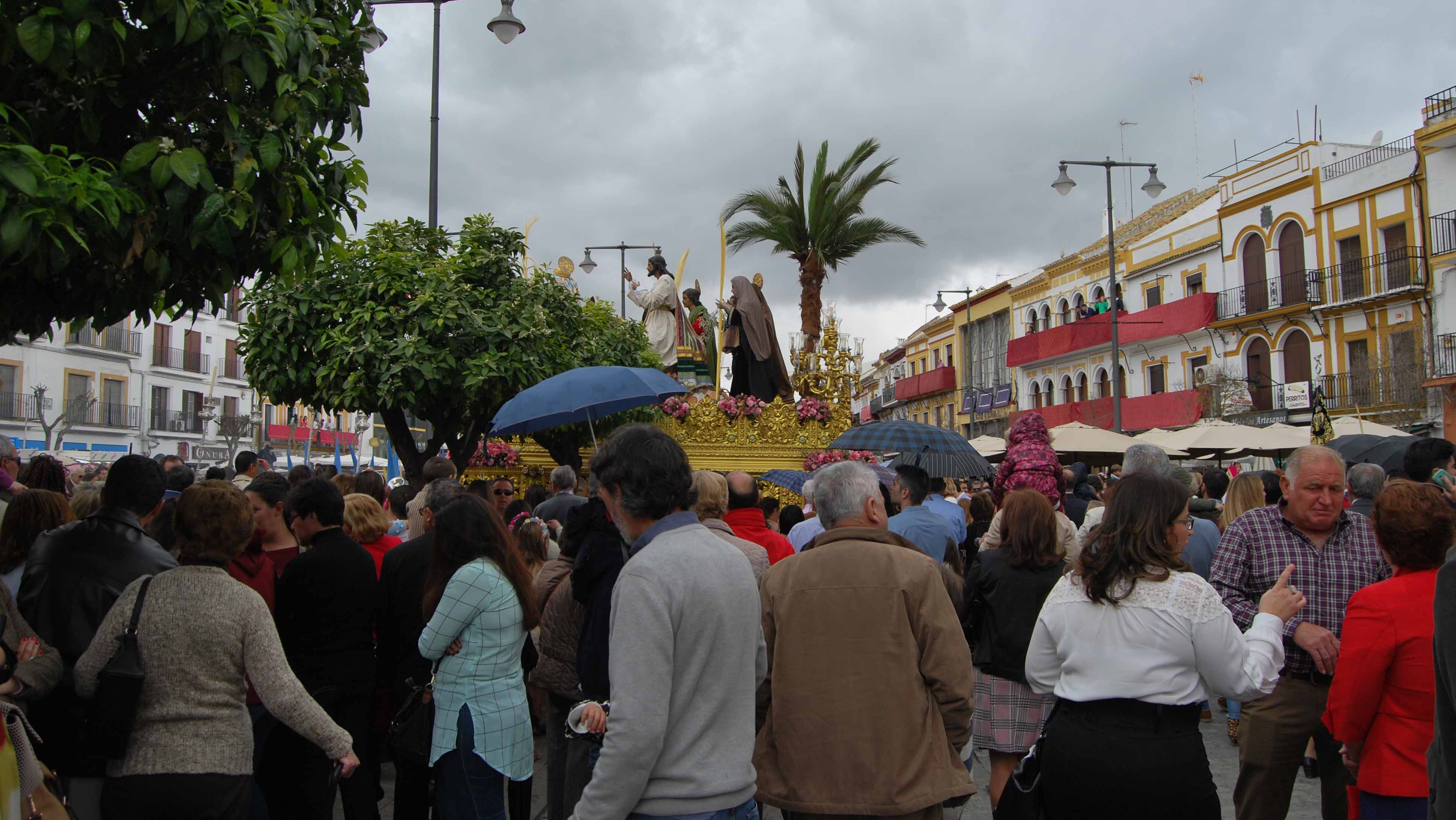 La Borriquita de Utrera pasando por la plaza del Altozano