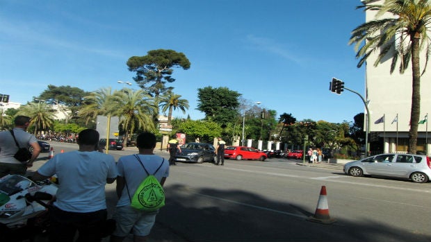 Moteros se divierten en el centro de Jerez (J.P.)