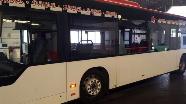 Suspenden una línea de autobús urbano en Almería tras un nuevo ataque con piedras