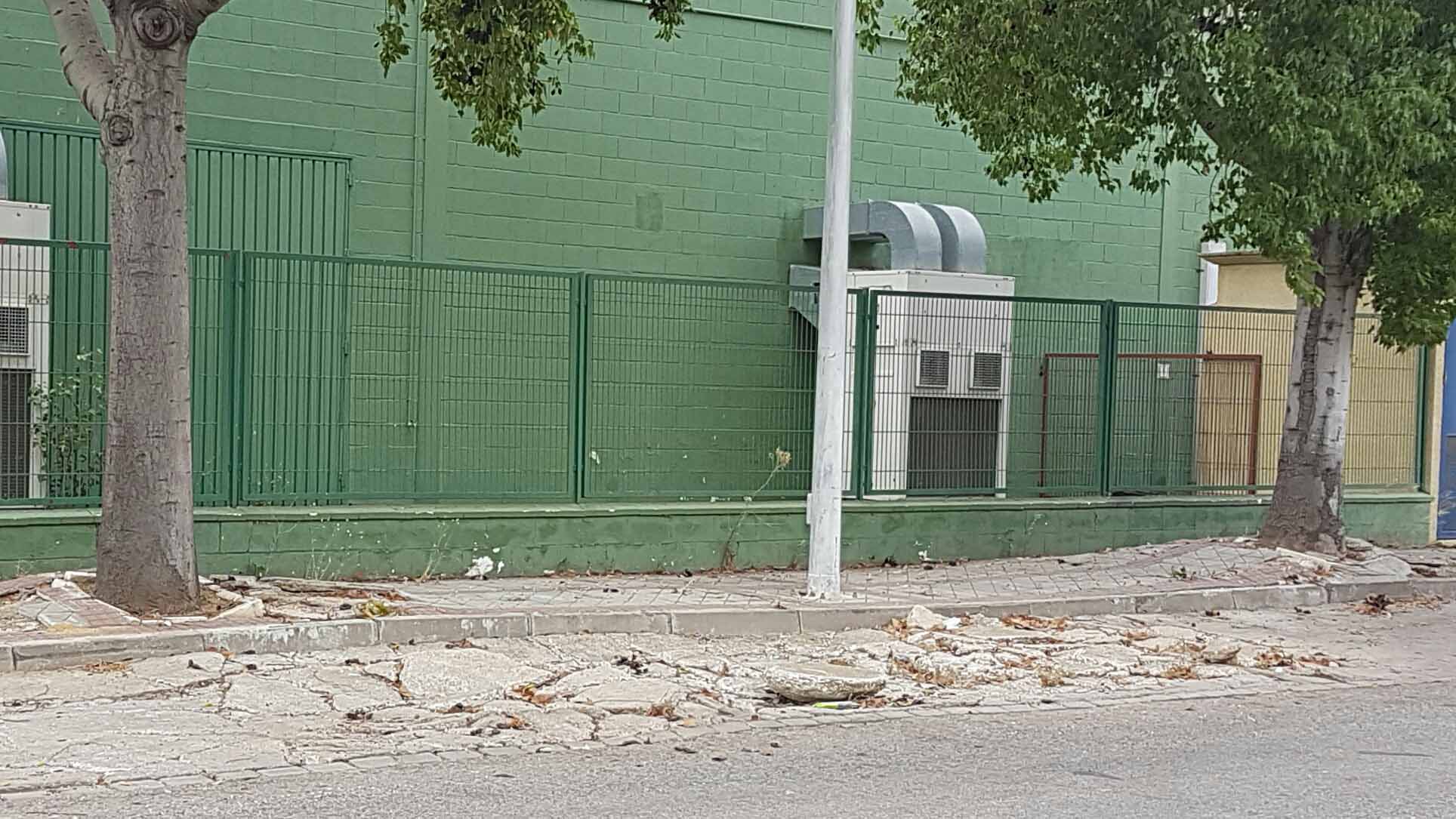 Robos y abandono en el polígono El Torno de Utrera