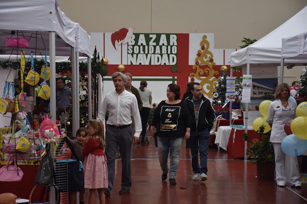 Imagen del bazar solidario de Navidad de Cáritas