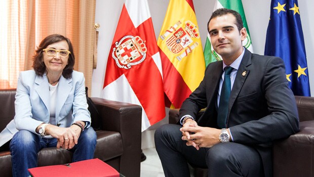 Reunión entre el alcalde de Almería y la consejera de Cultura / ABC