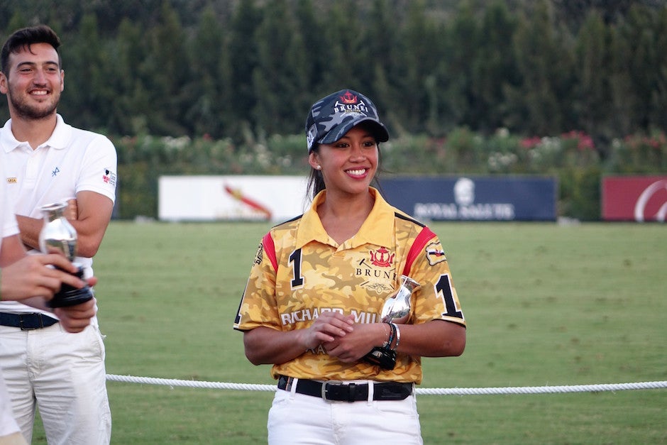 La princesa Azemah durante una entrega de trofeos