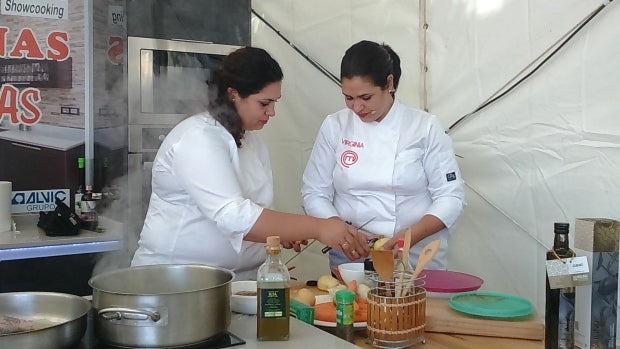 Las gemelas cocinaron un osobuco de pavo