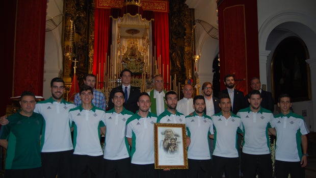 Ofrenda del Betis Futsal a la Virgen de Valme