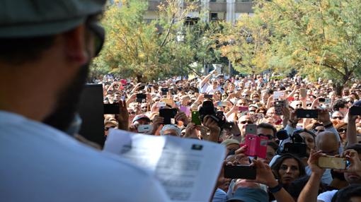 El médico Jesús Candel (Spiriman) ha leído un manifiesto al término de la marcha