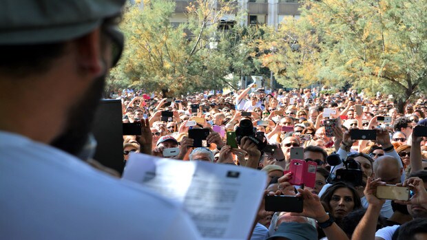 El médico Jesús Candel (Spiriman) leyó un manifiesto en la multitudinaria manifestación del pasado 16 de octubre.